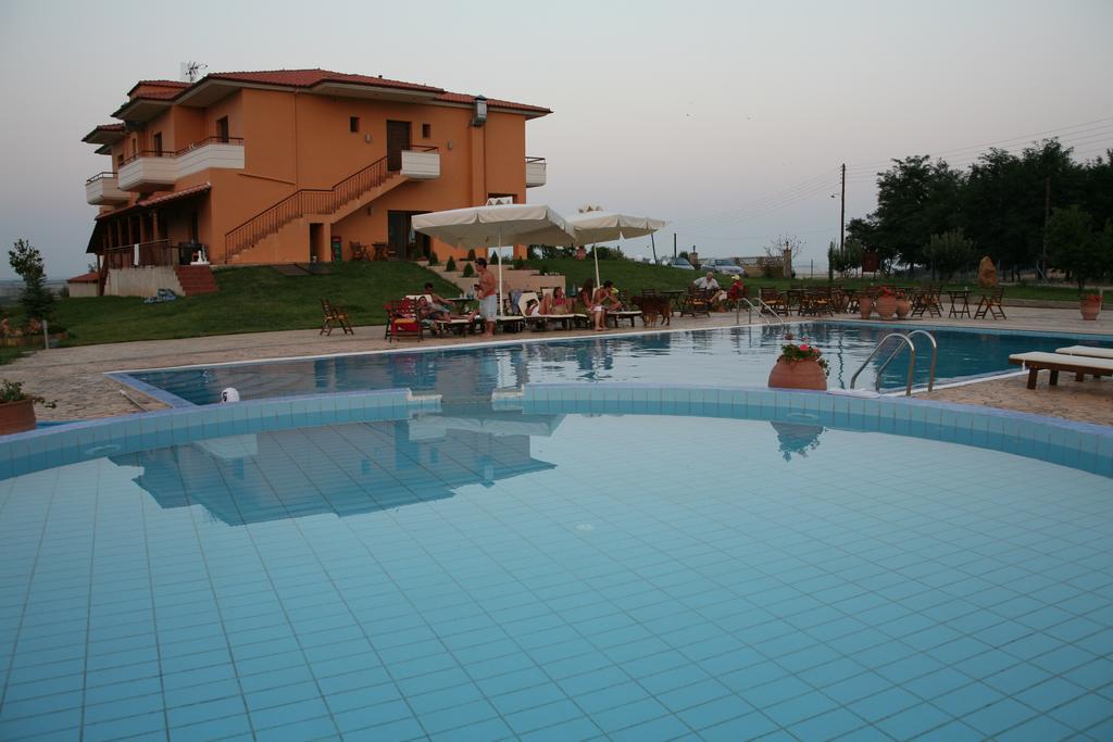 Petrinos Lofos Otel Mándra Dış mekan fotoğraf
