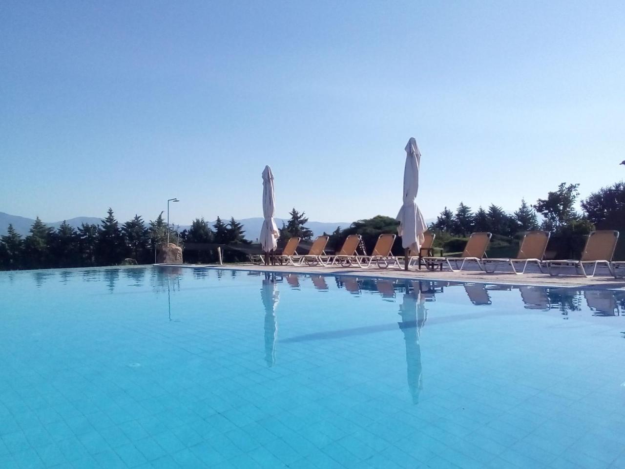Petrinos Lofos Otel Mándra Dış mekan fotoğraf